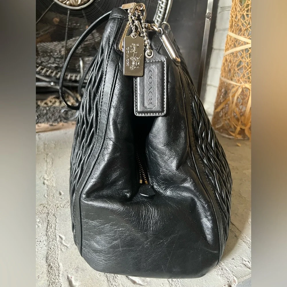 COACH Madison 25260 Phoebe Gathered Twist Leather Black Shoulder Bag - Picture 5 of 15